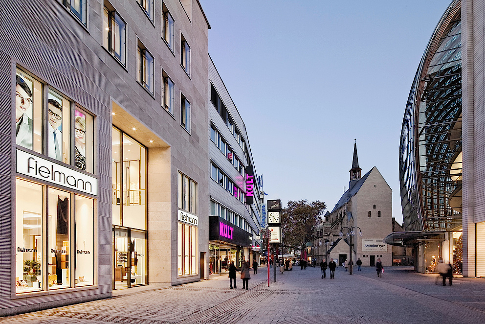 Super-Center Koeln-Schildergasse - Fielmann AG | Jens Willebrand - Architekurphotographie ...